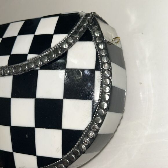 Ramla Handmade Black & White Crossbody Bag - Picture 6 of 9